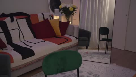 Snapshot of _blackbee_ chatting on 01.24.25 Lili online show from 01.24.25