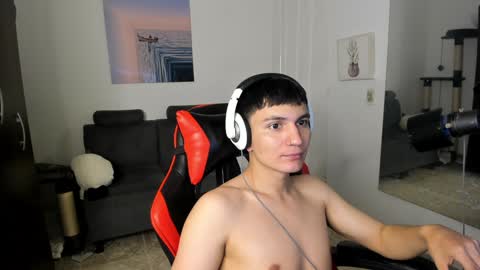 Snapshot of _blakee chatting on 12.20.24 B L A K E online show from 12.20.24