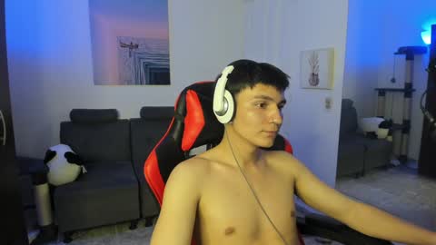 Snapshot of _blakee chatting on 12.28.24 B L A K E online show from 12.28.24