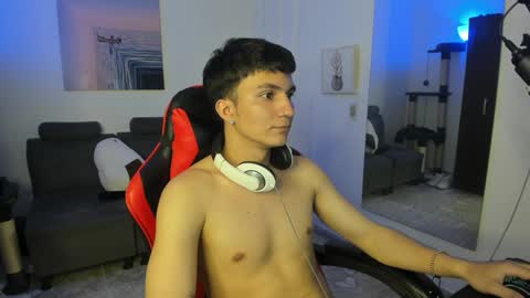 Snapshot of _blakee chatting on 01.02.25 B L A K E online show from 01.02.25