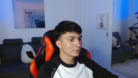 Snapshot of _blakee chatting on 02.24.25 B L A K E online show from 02.24.25