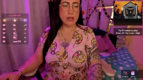 Angie  Independent model online show from 10.31.25