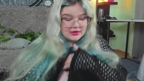 _candym1lky_ online show from 11.09.25