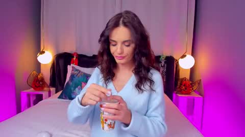 _carlawhite_ online show from 11.03.25