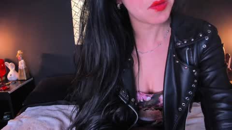 Carolina  online show from 12.23.24