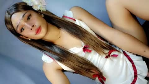 Kate flores online show from 07.25.26