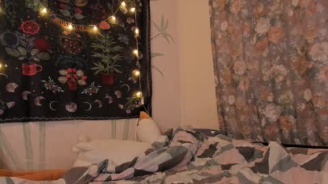 Caroline online show from 12.13.24