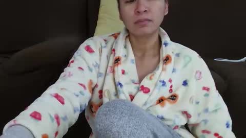 Snapshot of _cattleya1 chatting on 11.12.25 cat online show from 11.12.25