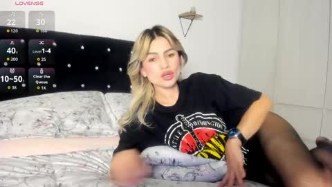 Snapshot of _cereza_ chatting on 06.03.26 Bella online show from 06.03.26