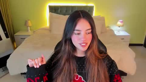 Snapshot of _charlotte_evans_2 chatting on 11.13.25 Charlote online show from 11.13.25