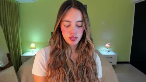 Snapshot of _charlotte_evans_2 chatting on 02.05.26 Charlote online show from 02.05.26