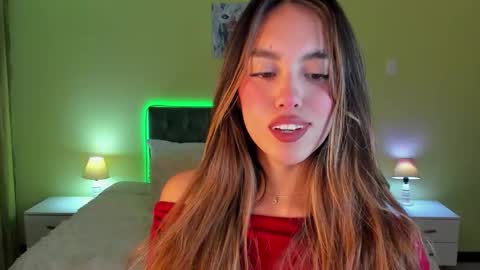 Snapshot of _charlotte_evans_2 chatting on 02.18.26 Charlote online show from 02.18.26