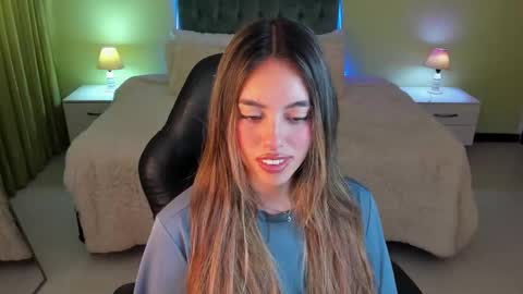 Snapshot of _charlotte_evans_2 chatting on 03.08.26 Charlote online show from 03.08.26