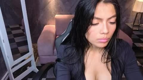 Snapshot of _charlottee_b chatting on 05.29.26 _charlottee_b online show from 05.29.26