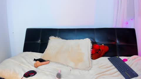  Chloe  online show from 01.29.25