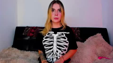  Chloe  online show from 02.18.25