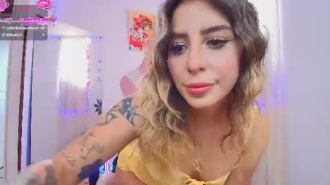Snapshot of _cloe_1 chatting on 06.25.26 Chloe online show from 06.25.26