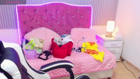 Snapshot of _curvy_mature_ chatting on 05.24.26 _curvy_mature_ online show from 05.24.26