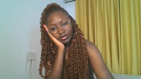 Snapshot of _cutestephanie chatting on 10.30.25 STEPH online show from 10.30.25