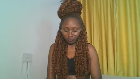 Snapshot of _cutestephanie chatting on 11.04.25 STEPH online show from 11.04.25