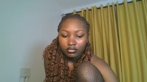 Snapshot of _cutestephanie chatting on 11.14.25 STEPH online show from 11.14.25