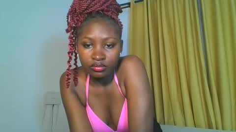 Snapshot of _cutestephanie chatting on 11.20.25 STEPH online show from 11.20.25