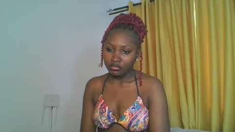 Snapshot of _cutestephanie chatting on 11.23.25 STEPH online show from 11.23.25