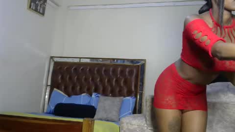 Snapshot of _daddyslittlemonster_ chatting on 01.02.25 lily online show from 01.02.25