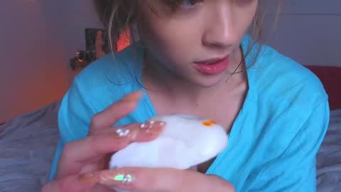 DemiDee online show from 01.02.25