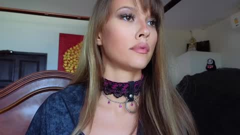 DemiDee online show from 03.04.25