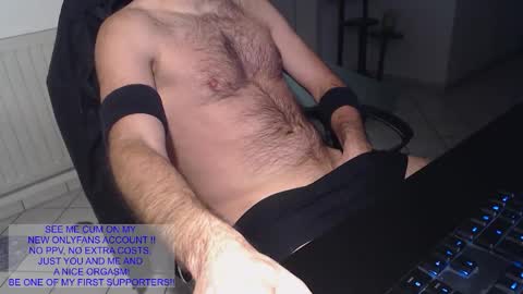 Snapshot of _dmc chatting on 11.03.25 _dmc online show from 11.03.25