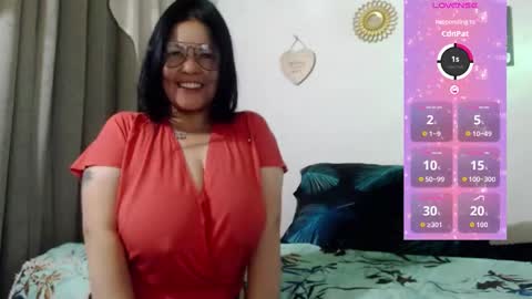 Snapshot of _donniia_ chatting on 12.22.25 Dannia online show from 12.22.25