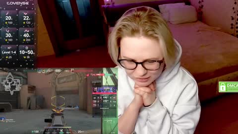 Snapshot of _elven_dreams__ chatting on 02.05.25 chloue and Gretta online show from 02.05.25