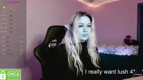 Snapshot of _elven_dreams__ chatting on 02.26.25 chloue and Gretta online show from 02.26.25