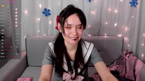 Snapshot of _emily__strike_ chatting on 12.10.24 _emily__strike_ online show from 12.10.24