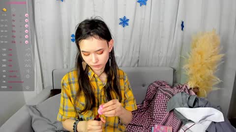 Snapshot of _emily__strike_ chatting on 12.15.24 _emily__strike_ online show from 12.15.24