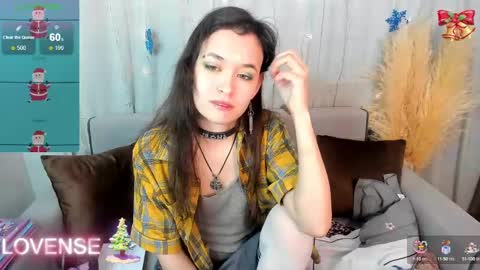 Snapshot of _emily__strike_ chatting on 12.28.24 _emily__strike_ online show from 12.28.24