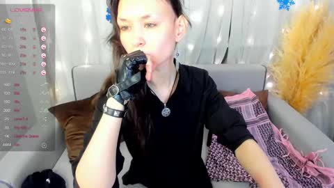 Snapshot of _emily__strike_ chatting on 12.30.24 _emily__strike_ online show from 12.30.24