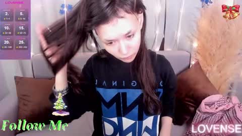 Snapshot of _emily__strike_ chatting on 01.03.25 _emily__strike_ online show from 01.03.25