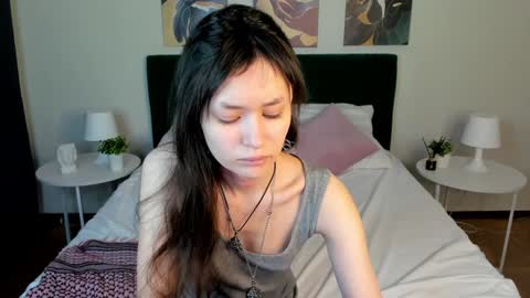 Snapshot of _emily__strike_ chatting on 01.27.25 _emily__strike_ online show from 01.27.25