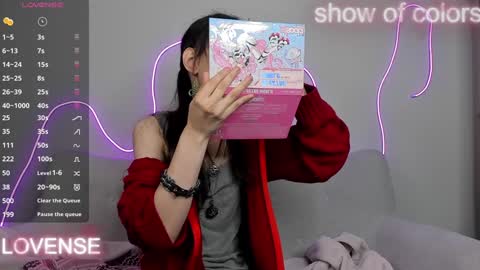 Snapshot of _emily__strike_ chatting on 01.31.25 _emily__strike_ online show from 01.31.25