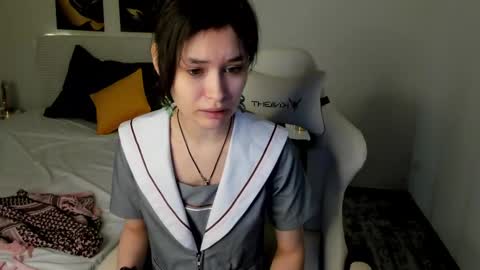 Snapshot of _emily__strike_ chatting on 02.20.25 _emily__strike_ online show from 02.20.25