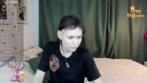 Snapshot of _emily__strike_ chatting on 11.05.25 _emily__strike_ online show from 11.05.25