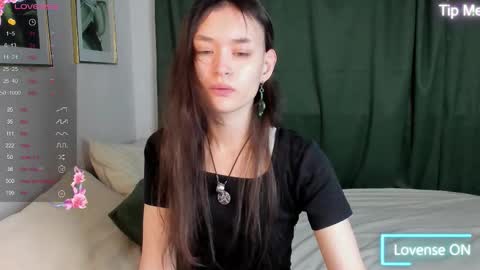 Snapshot of _emily__strike_ chatting on 11.06.25 _emily__strike_ online show from 11.06.25