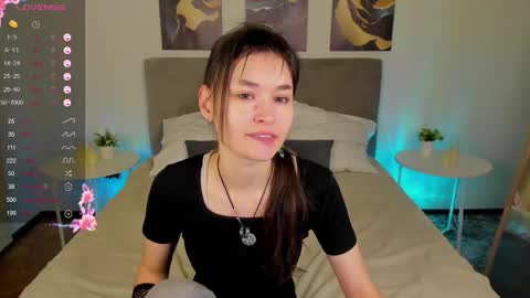 Snapshot of _emily__strike_ chatting on 11.07.25 _emily__strike_ online show from 11.07.25