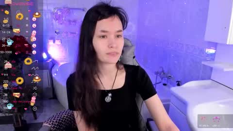 Snapshot of _emily__strike_ chatting on 11.23.25 _emily__strike_ online show from 11.23.25