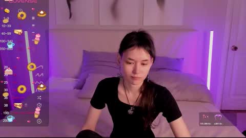 Snapshot of _emily__strike_ chatting on 11.24.25 _emily__strike_ online show from 11.24.25