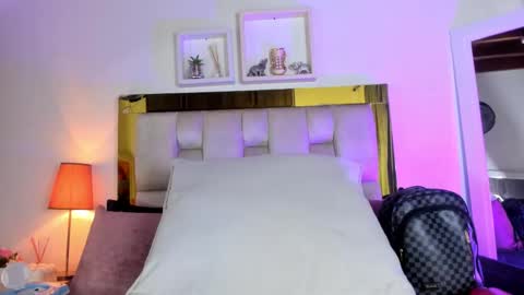 Isabella online show from 10.04.25