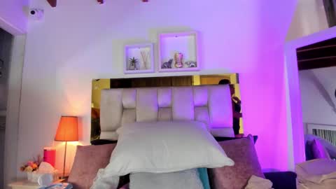 Isabella online show from 10.22.25