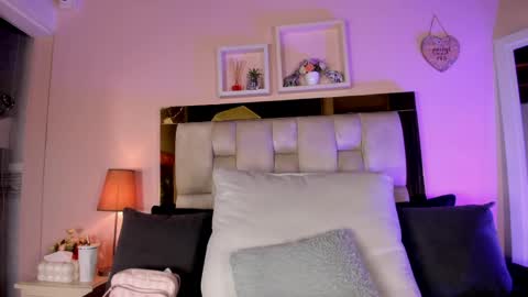 Isabella online show from 04.22.26